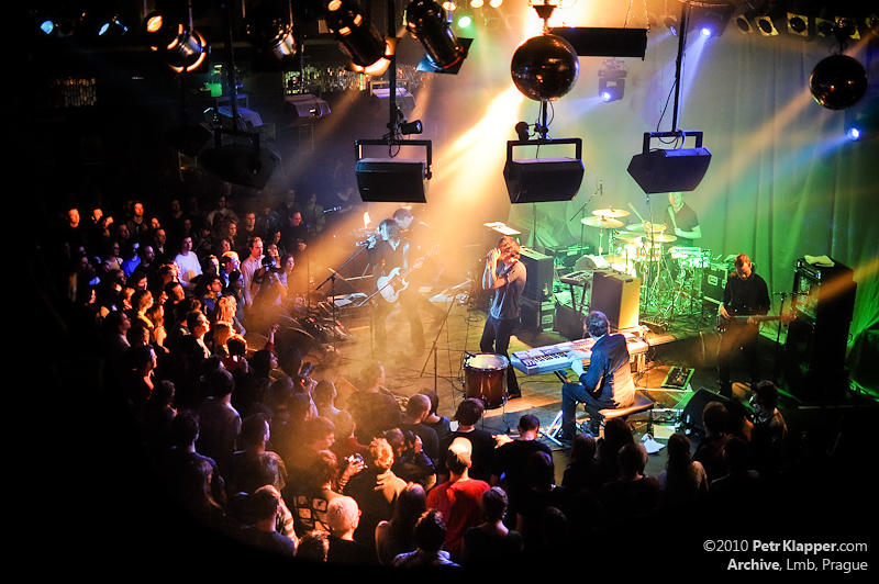 LIVE: Čtyřnásobný orgasmus s Archive aneb jak říct hudbou vše