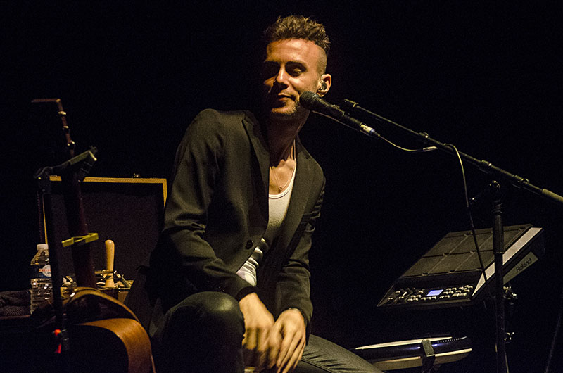 LIVE: Asaf Avidan o dělení superkontinentu i nočních návštěvách lednice
