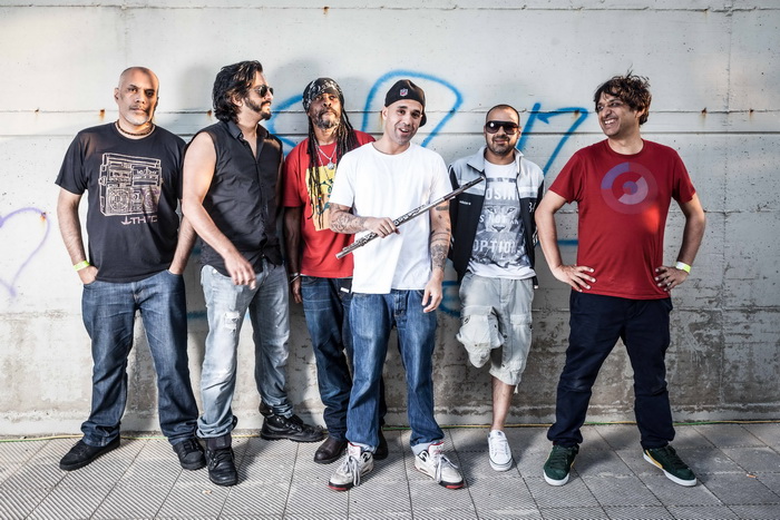 Z festivalu do klubů: Asian Dub Foundation se vracejí do Česka