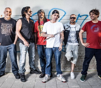 Z festivalu do klubů: Asian Dub Foundation se vracejí do Česka