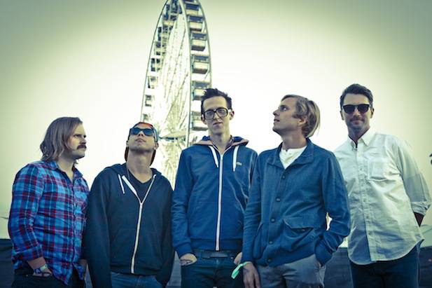 LIVE: Awolnation připlachtili, přistáli, zažehli oheň