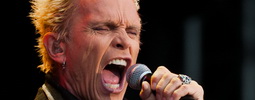 Král rebelů Billy Idol se v červnu zašklebí i v Praze