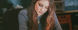 AUDIO: Talentovaná Birdy chystá nové album. První singl je křehký duet
