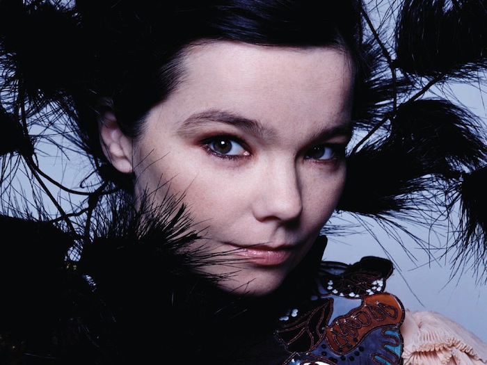 Björk kousla do jablka a nahrála album Biophilia