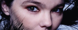 Björk kousla do jablka a nahrála album Biophilia