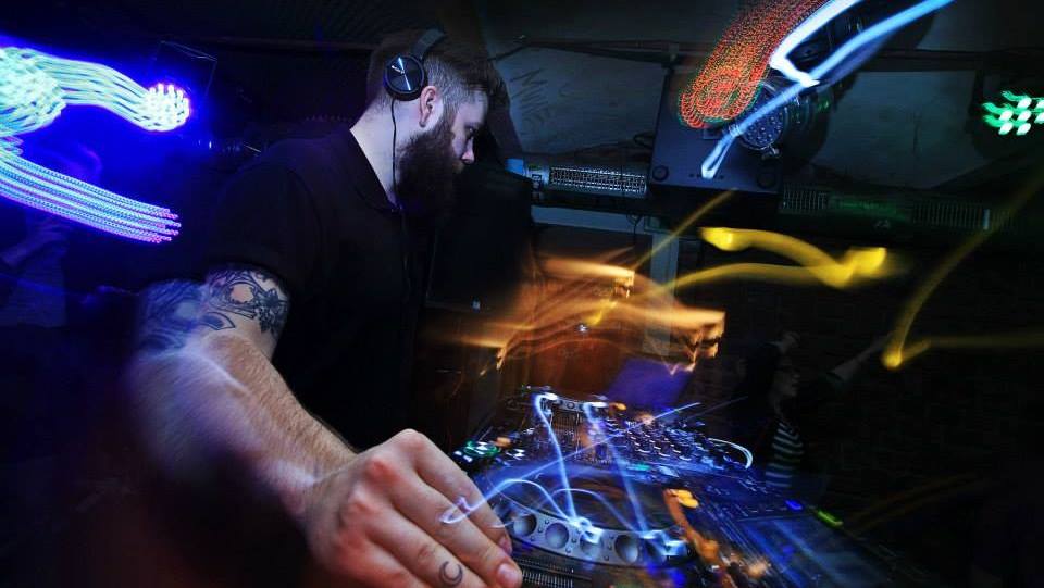 Rock DJ (6.): White Mice alias Black Bay