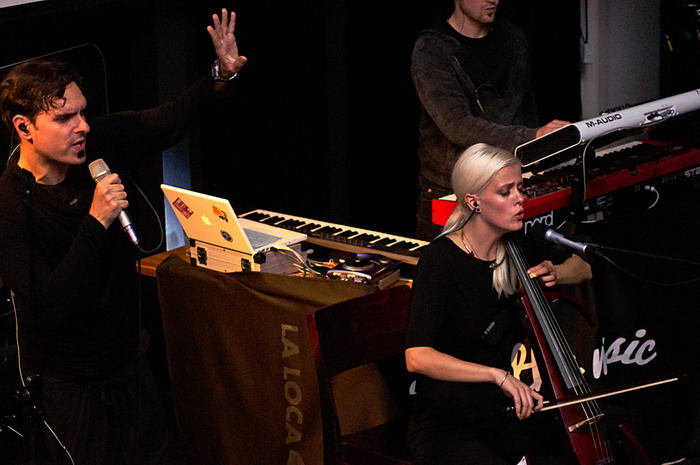 LIVE: Neviditelný loutkoherec Boris Carloff křtil v La Loca pivem