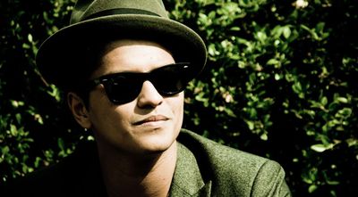 Nejstahovanější singly? Bruno Mars porazil Adele i Lady Gaga!