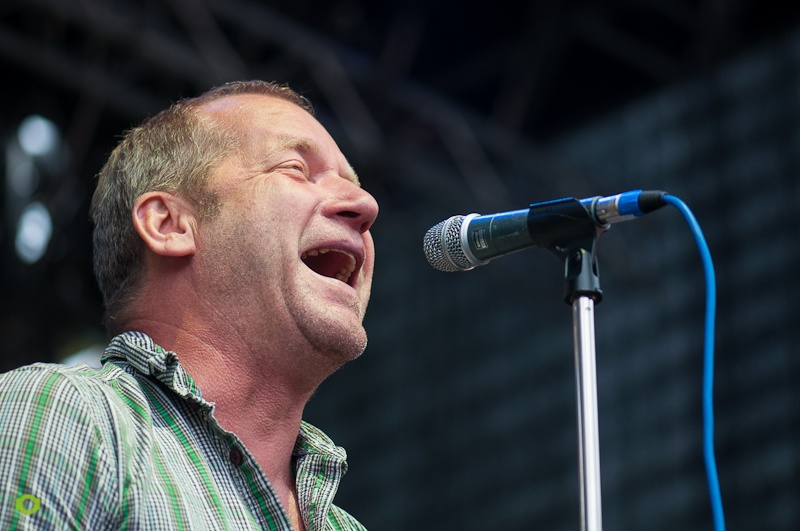 Hrady.cz: Trápí nás počasí, ale prodávají se slamáky i pláštěnky