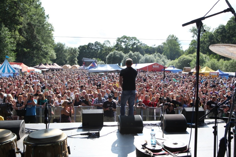 LIVE: Hrady.cz začaly na Točníku s Farnou, Klusem i Mandrage