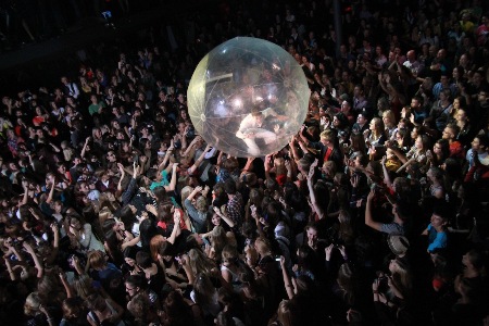 LIVE:  Charlie Straight se dotkli brány velkého hudebního světa