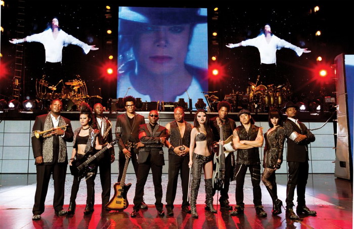 LIVE: Michael Jackson se díky Cirque du Soleil vrátil do Prahy 