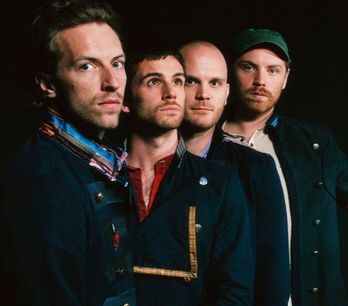 Coldplay, Foo Fighters a Kasabian prodali vloni nejvíc desek