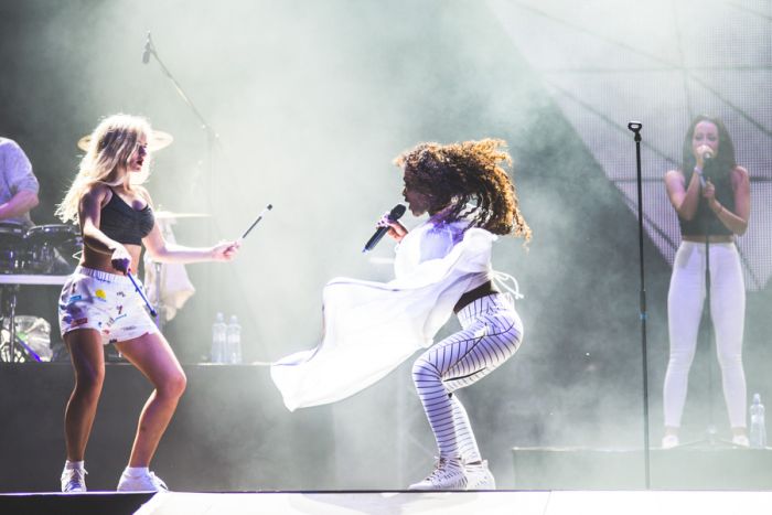 LIVE: Třetí den Colours Of Ostrava zachraňovala menší jména. Rudimental zklamali