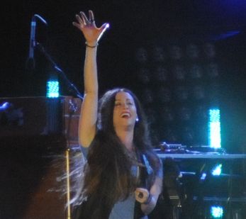 LIVE : Sobotní Colours of Ostrava - Alanis Morissette ve stínu Zaz