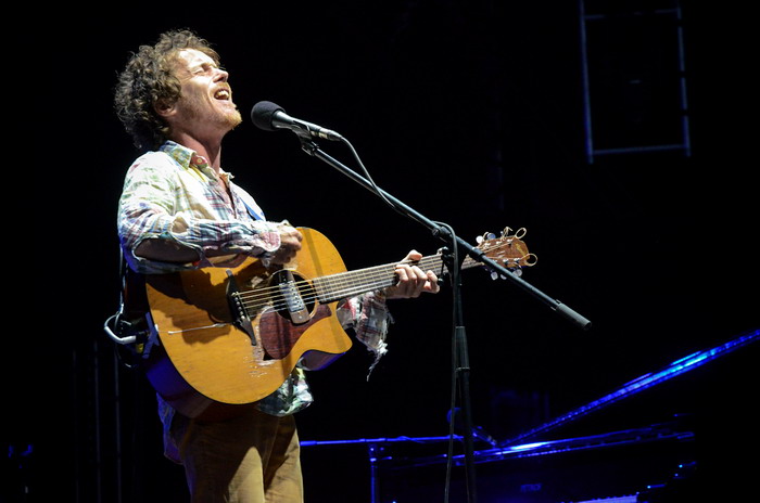 LIVE: Damien Rice si na pódium Colours pozval i Markétu Irglovou