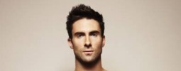 Adam Levine z Maroon 5 se kvůli rakovině prostaty svlékl do naha