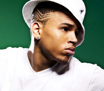 Chris Brown měl vztek, po televizním natáčení rozbil okno