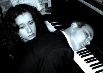 Ester Kočičková oslaví MDŽ hudbou, tancem a klobásou