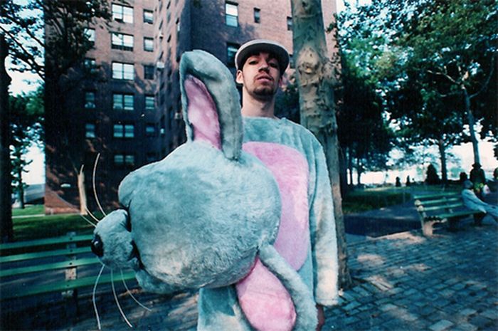  Poslechněte si, jak Norah Jones a Jack White válí na albu Dangera Mouse