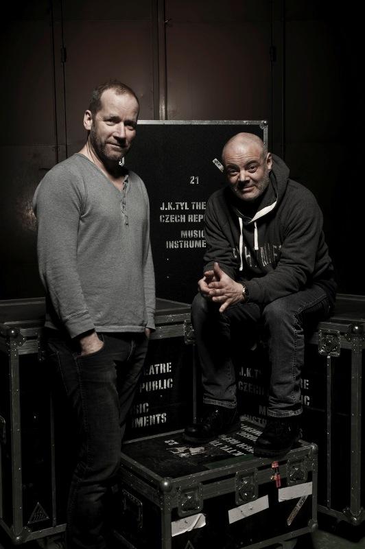 David Koller přibral ke spolupráci orchestr, zazpívá s ním i Lenka Dusilová