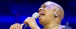 Dee Dee Bridgewater odstartuje festival Struny podzimu