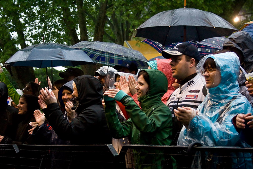 LIVE: Divokej Bill pokřtil v Brně patnáctku deštěm i bublinkami