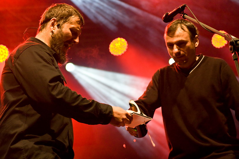 LIVE: Divokej Bill pokřtil v Brně patnáctku deštěm i bublinkami