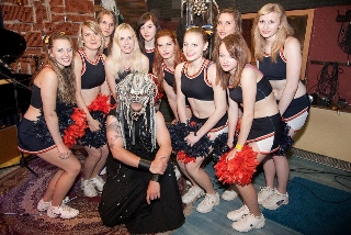 Dymytry nahráli singl s nejkrásnějšími dívkami