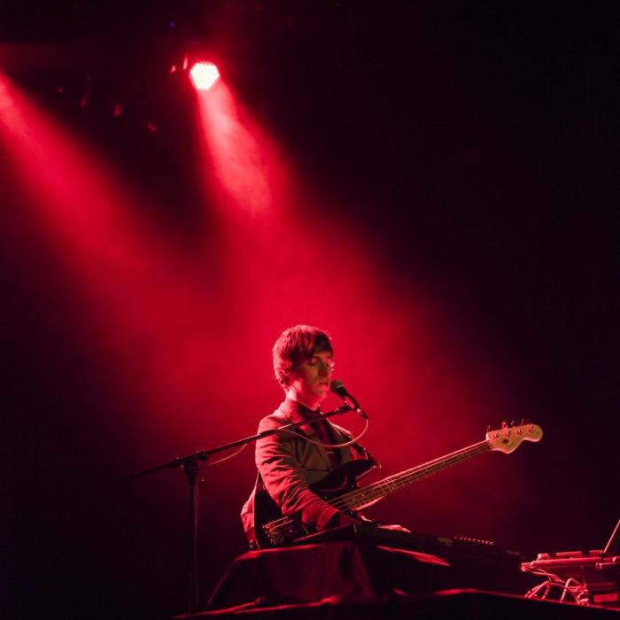 LIVE: East India Youth je atrakce na horské dráze