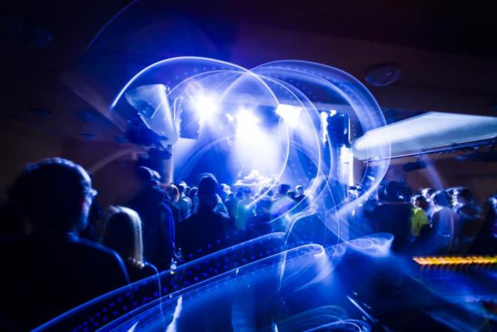 LIVE: East India Youth je atrakce na horské dráze