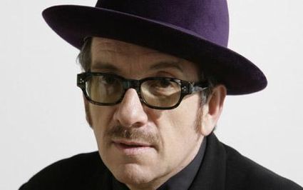 Elvis Costello si přijede vyrovnat s Čechy účty, v Praze zahraje v listopadu