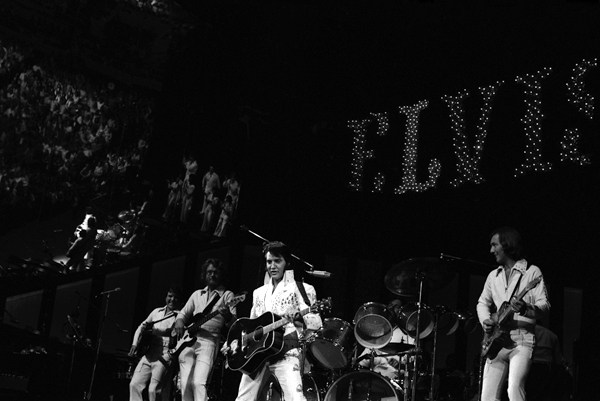 Zemřel John Wilkinson, doprovodný kytarista Elvise Preselyho