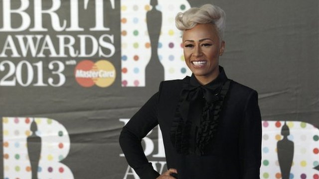 Sošky Brit Awards rozdány. Radují se Emeli Sandé, Ben Howard i Adele