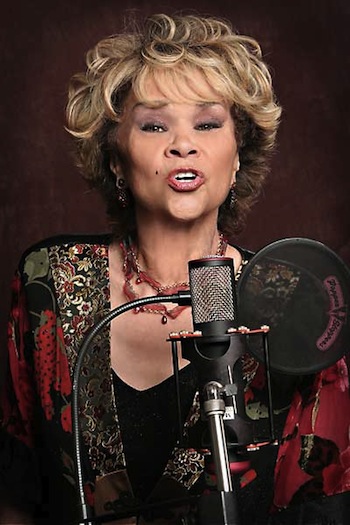 Etta James byla hospitalizována s otravou krve