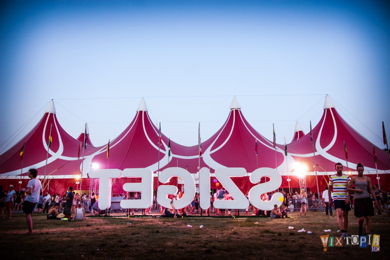 LIVE: Sziget, den I.: Démonický Nick Cave a vozíčkář v crowd-surfingu