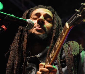 LIVE: Třetí den na Trutnově patřil Toy Dolls, pobavil i Oldřich Kaiser