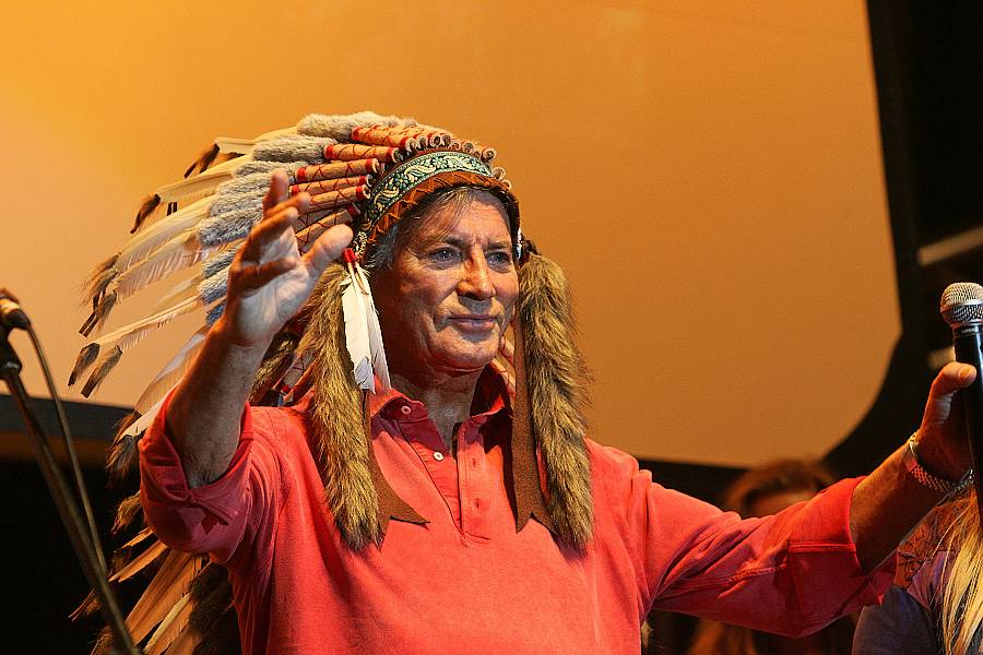 Na Open Air Trutnov se vrátí Vinnetou, tentokrát i se svou sestrou Nšo-či