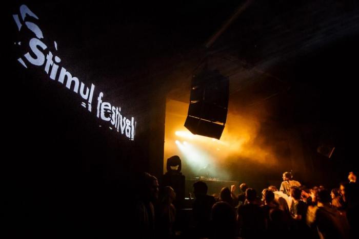 LIVE: Simian Mobile Disco ani Stimul se nemohou mýlit