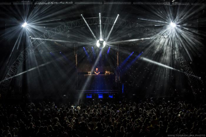 LIVE: Bizár roku: Haddaway, Culture Beat a Leoš Mareš křísili devadesátky