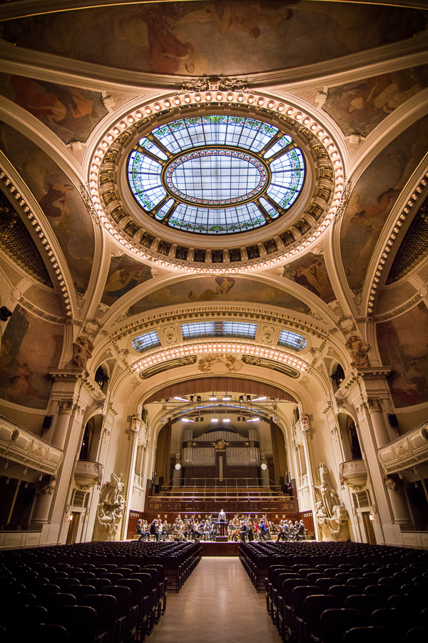 LIVE: Hitchcock Live: V Obecním domě se vraždilo za zvuku smyčců