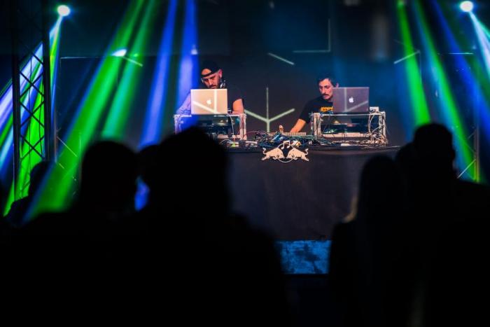 LIVE: Red Bull Music Academy base camp - Thundercat a neuctivá vlaštovka