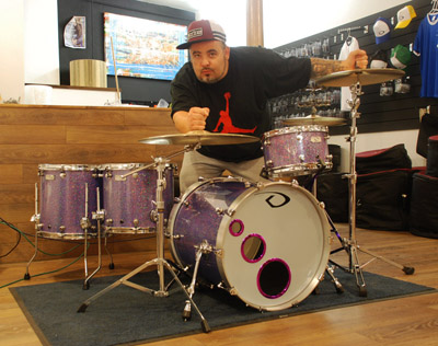 Bubeník z Fun Lovin' Criminals zavítá do Prahy, Brna a Českých Budějovic