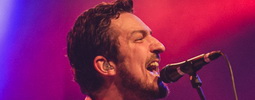 LIVE: Nebuď idiot. Buď jako Frank Turner