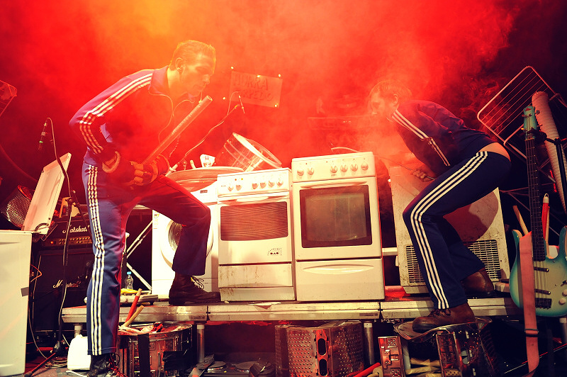 LIVE: Hurra Torpedo chtějí bavit za každou cenu, holý zadek není problém