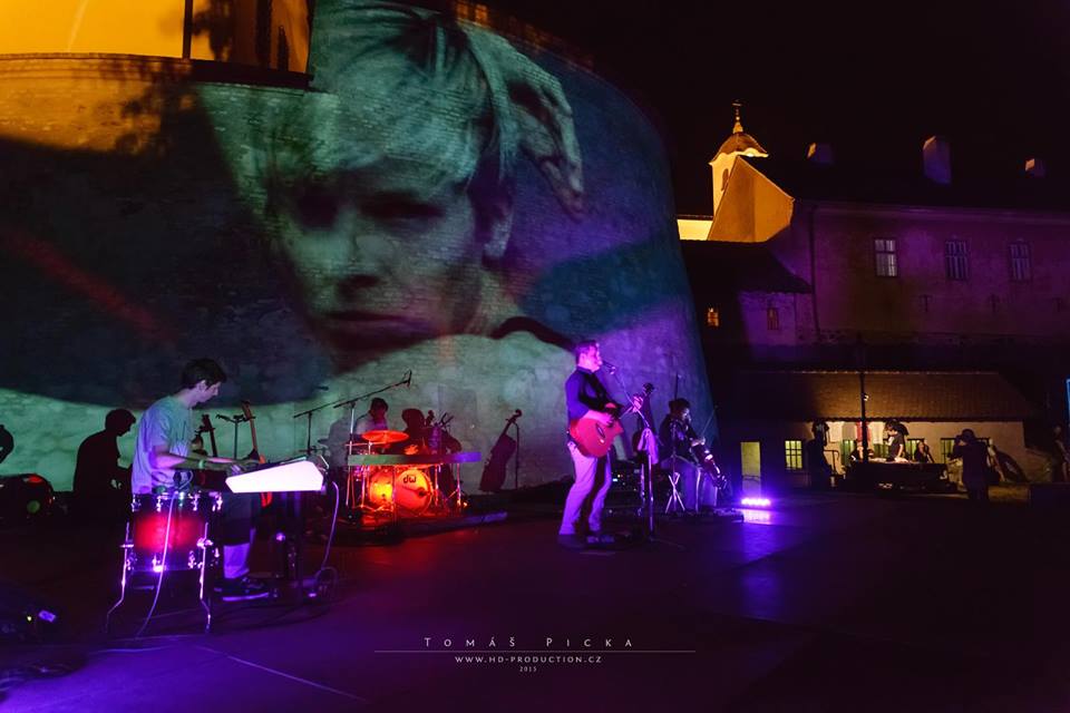LIVE: IAN zahnali na Špilberku bouřku novinkami i tanečky