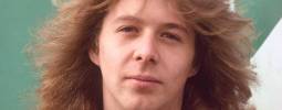 Po dlouhé nemoci zemřel Clive Burr, bývalý bubeník Iron Maiden