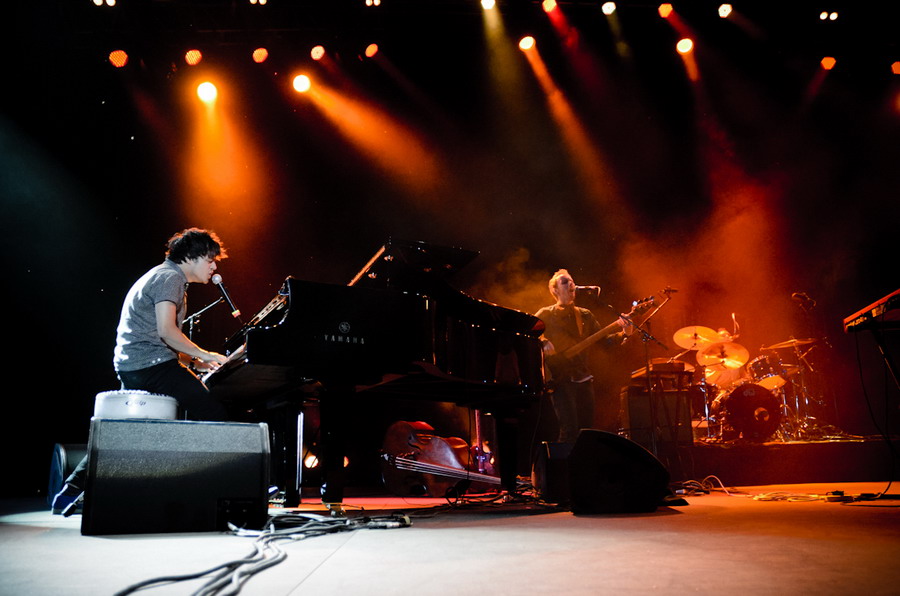 LIVE: Jamie Cullum na Colours přivítal Ostravu slovy Baník, pičo