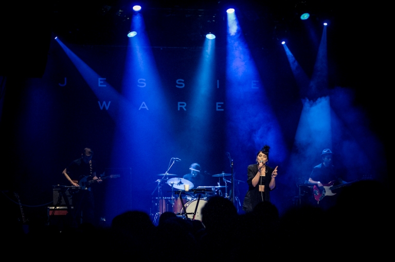 LIVE: Jessie Ware okouzlila zpěvem, přirozeností i nadhledem 