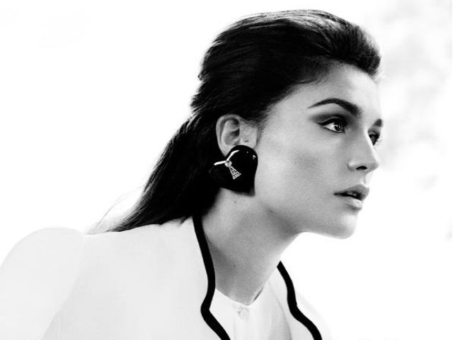 PROFIL: Jessie Ware zpoza kamery do záře reflektorů